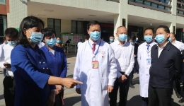 国家中医药局党组书记余艳红一行到州中西医结合医院调研